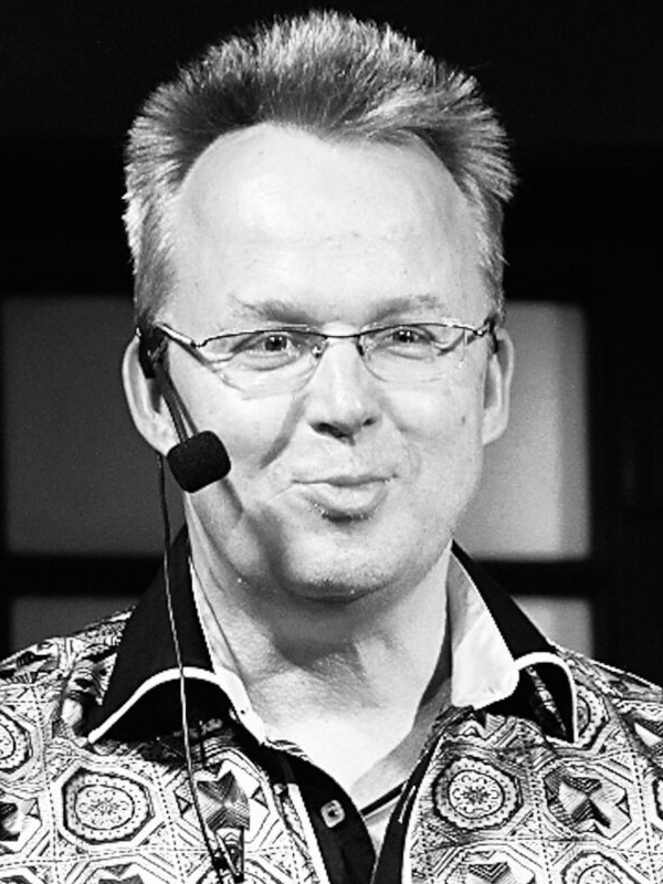 Dr. Nik Eberl — Founder and Executive Chair: The Future Leader Forum